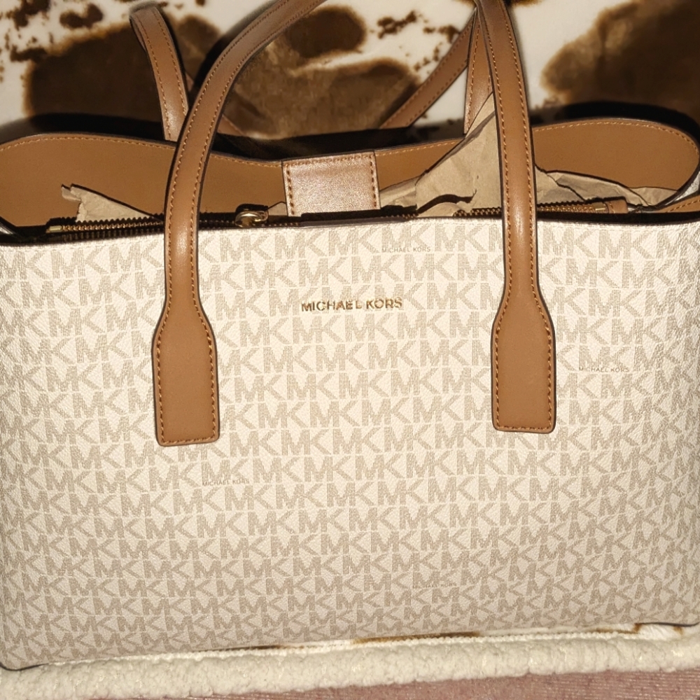 Michael Kors - Cream handbag